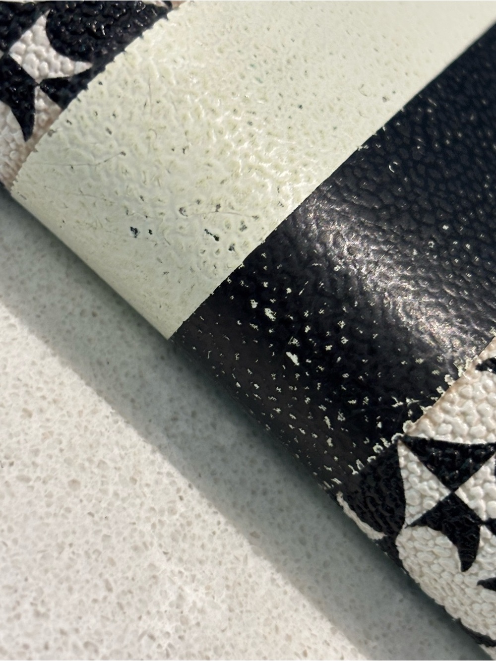 kate spade Black White Monogram Heart Pattern Zip Wallet Clutch Stripe FLAWS - Picture 6 of 13
